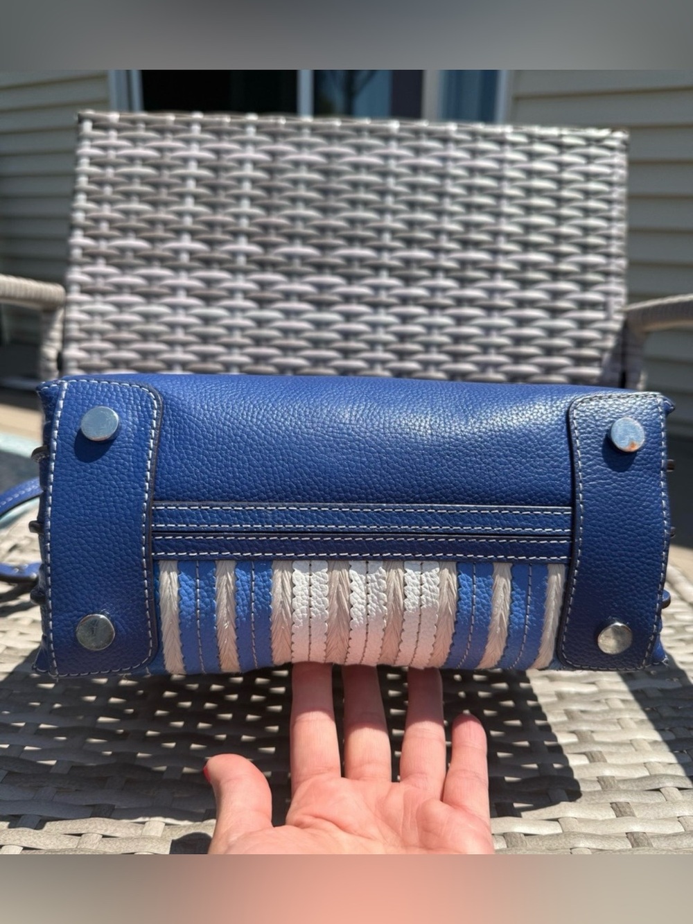 Michael Kors Mercer Medium Accordion Tote blue white striped straw-like material - Picture 5 of 8
